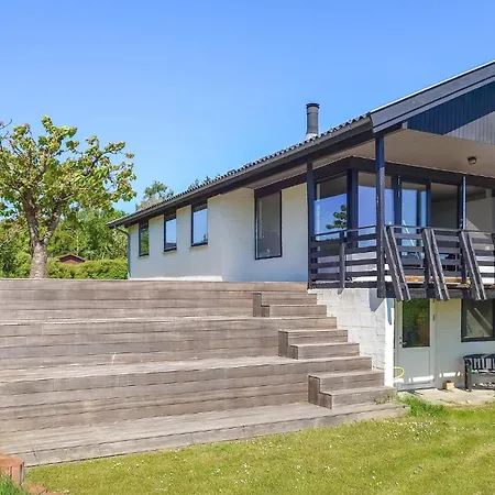 Awesome In With House Sea View