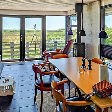 3 Bedroom Gorgeous In Vakantiehuis